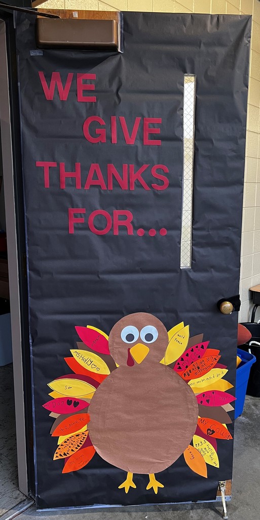 Decorated classroom door for thanksgiving